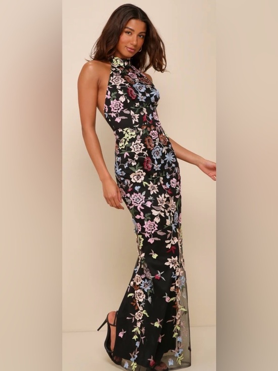 Lulu's Infinite Praise Black 3d Floral Embroidered Halter Maxi Dress Nwt Size L